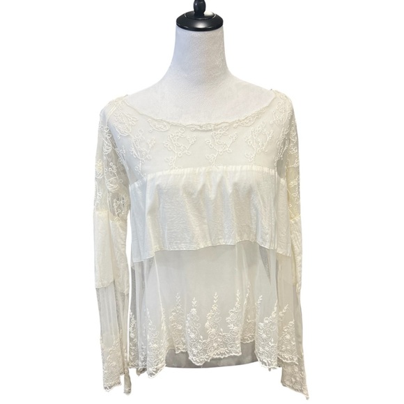 Free People Cannaregio Cream Cotton & Embroidered Lace Bell Sleeve Top (M) EUC - Picture 2 of 6